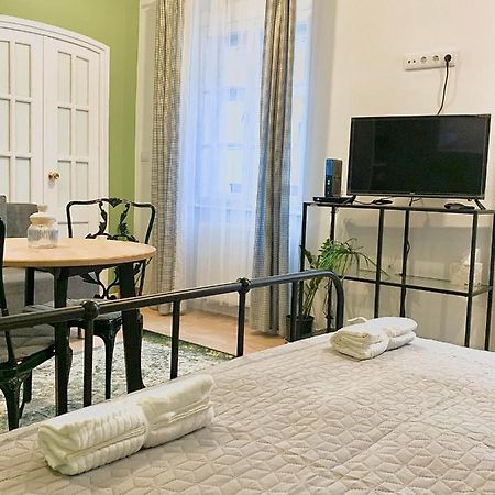 Fidelissima Apartman Sopron Extérieur photo